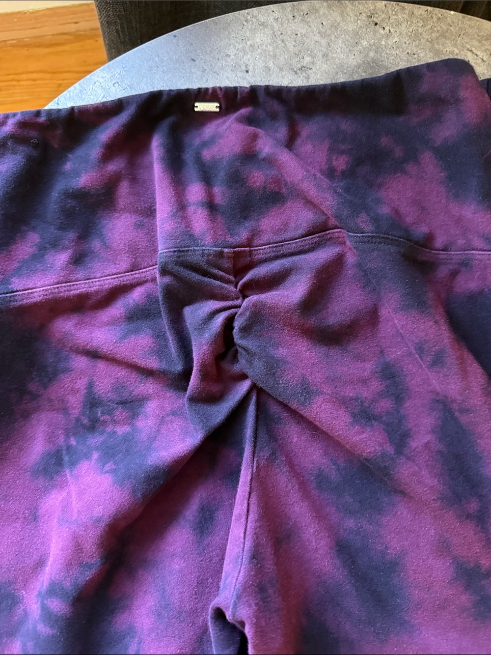 Victoria's Secret Leggings & Top bundle Bright Pink, Black, Gray, Purple - Picture 6 of 11